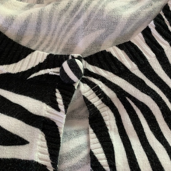 Cato 22/24 zebra print cardigan EUC - Picture 2 of 5
